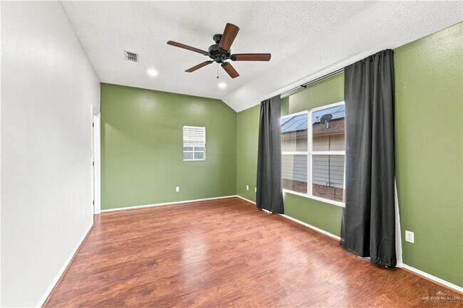 Building Photo - 37 San Esteban St