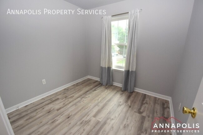 Building Photo - 544 Francis Nicholson Way