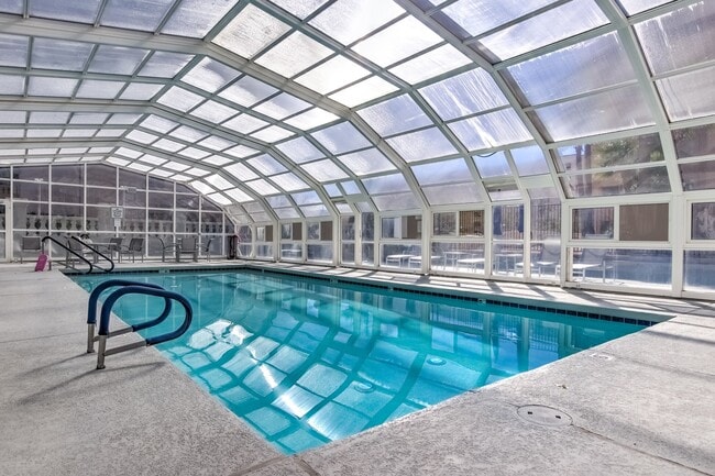 Building Photo - Old Town Scottsdale Condo with a View! Furnished