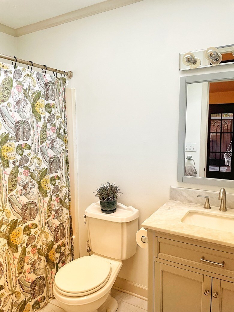 Building Photo - 16 Townes Square Ln