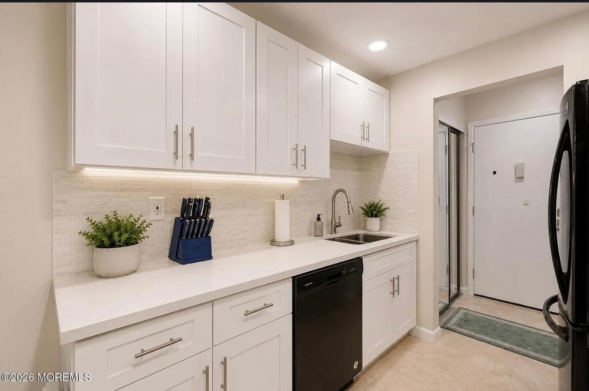 Building Photo - 125 Amberly Dr