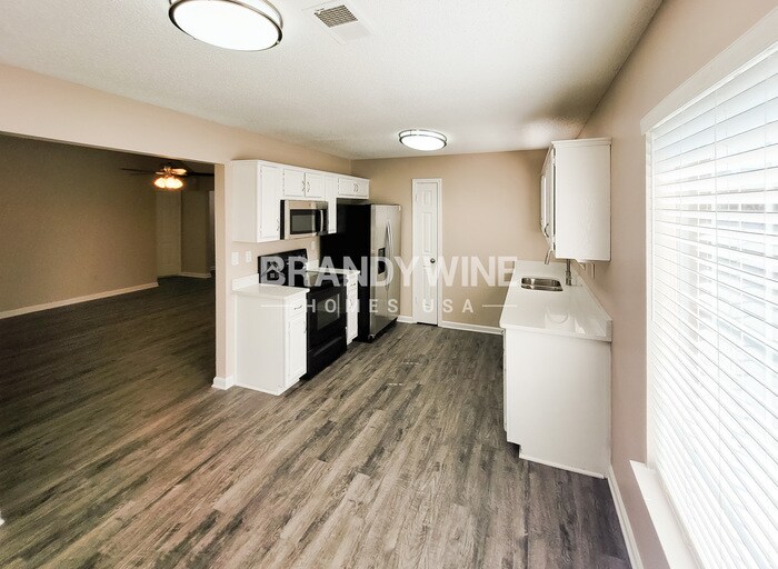 Building Photo - 9628 Daly Dr