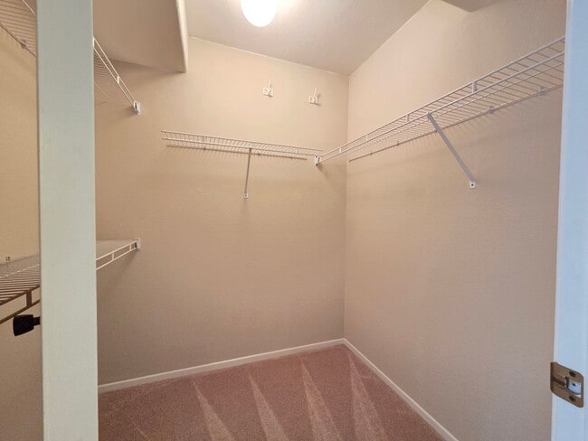 Building Photo - Adorable Rancho Del Oro Condo!