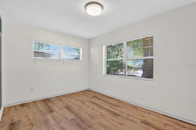 Building Photo - 1302 NE 14th Ter