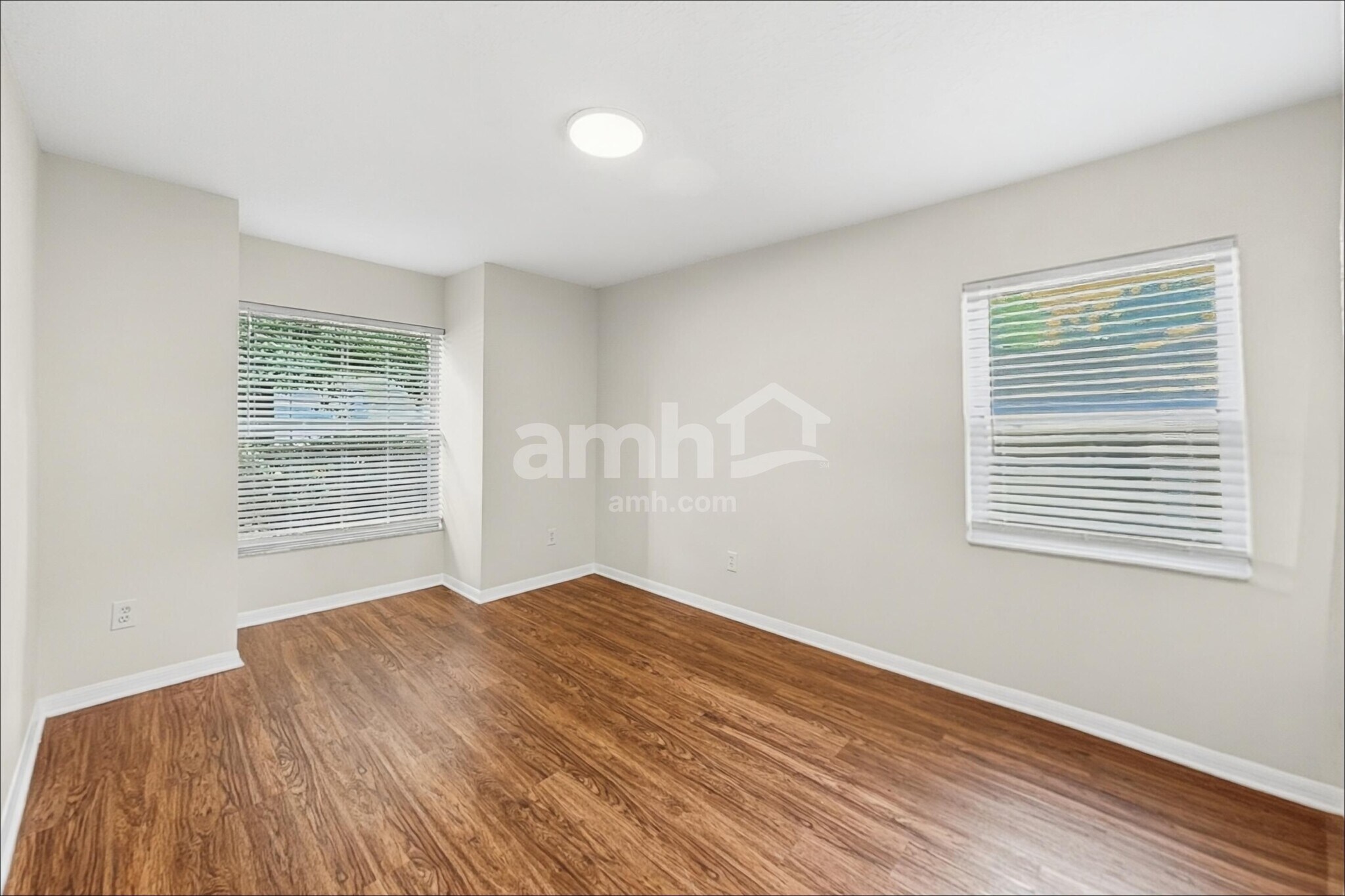 Building Photo - 331 Valley Edge Dr