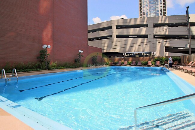 Building Photo - 1150 N Dearborn St