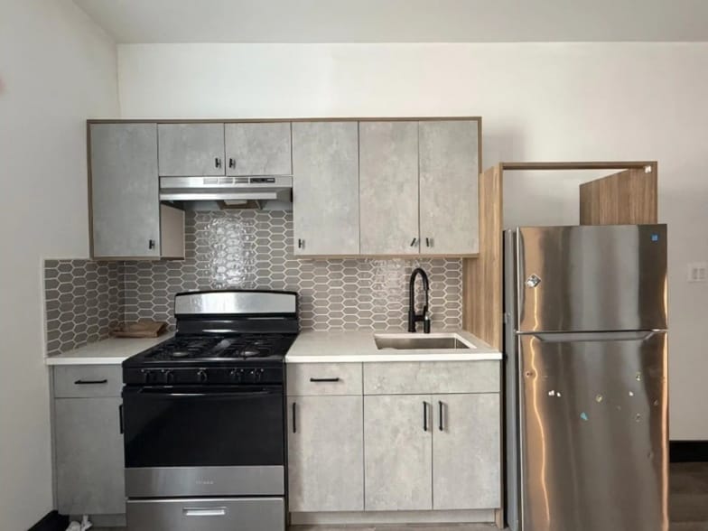 Primary Photo - 11 Thomas St