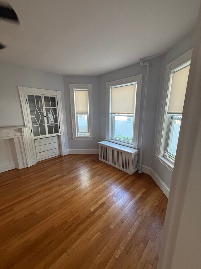 Building Photo - 11 Rockland St