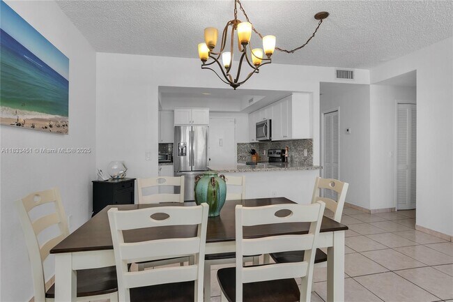 Building Photo - 3505 S Ocean Dr