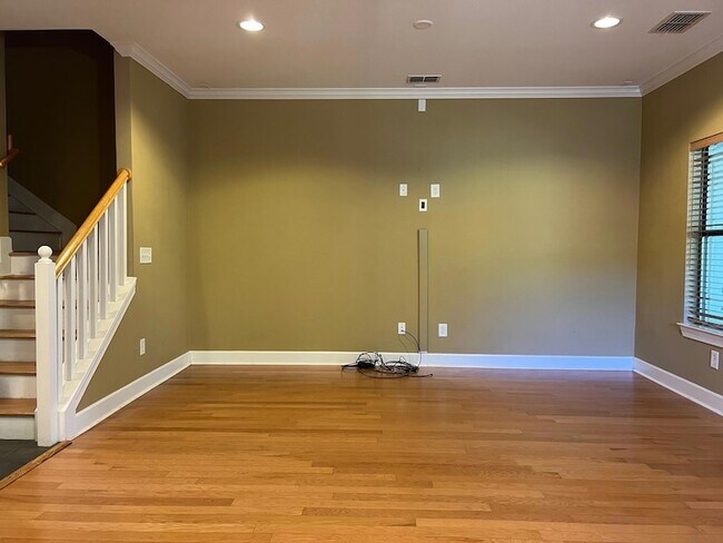 Building Photo - 38 Haven Cir