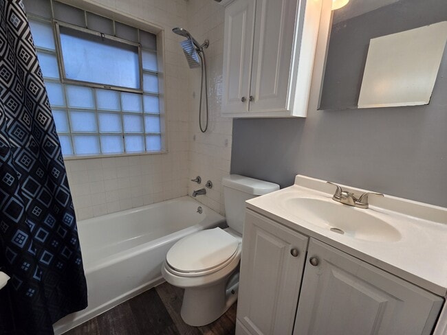 Building Photo - 1358 Highmont Dr