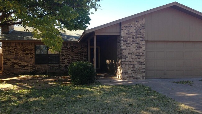 Building Photo - 8413 Uvalde Ave