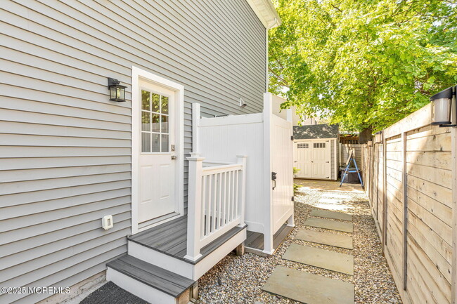 Building Photo - 2801 Harrison St