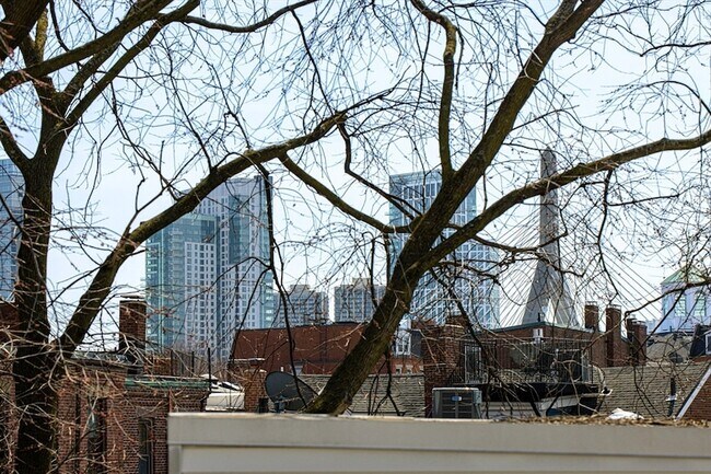 Building Photo - 31 Pleasant St