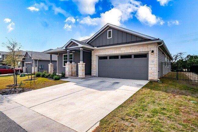 Building Photo - 400 Florenz Ln
