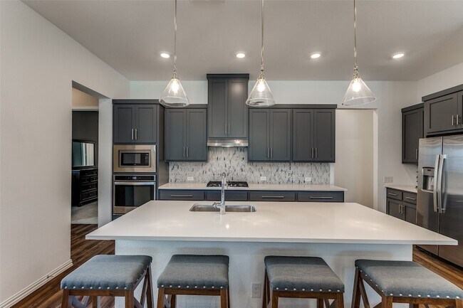 Building Photo - 3309 Sarala Ct