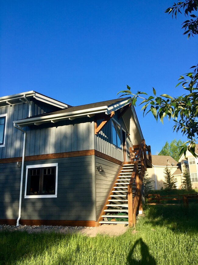 Primary Photo - 56 Sawmill Cir