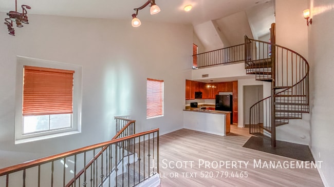 Primary Photo - 746 N Laguna Dr