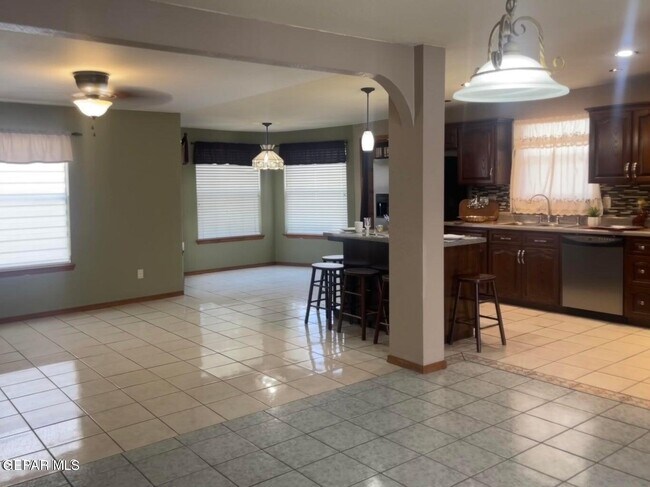 Building Photo - 808 Merriman Dr