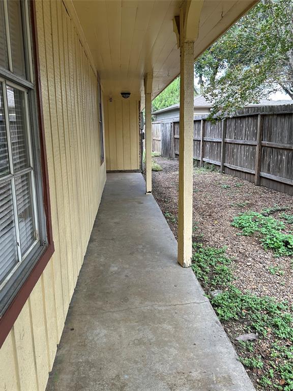Building Photo - 9618 S Petersham Dr