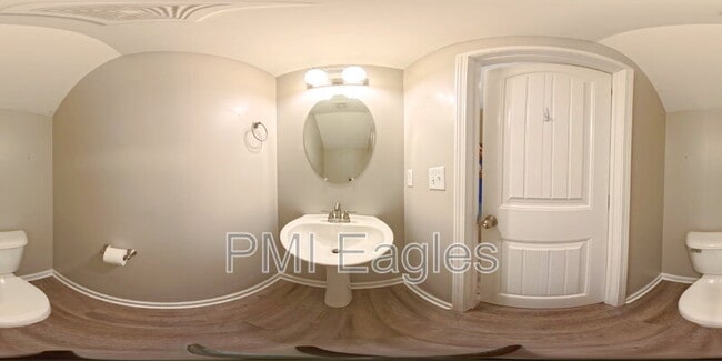 Building Photo - 135 Country Ln