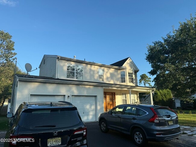 Building Photo - 587 Coolidge Ave
