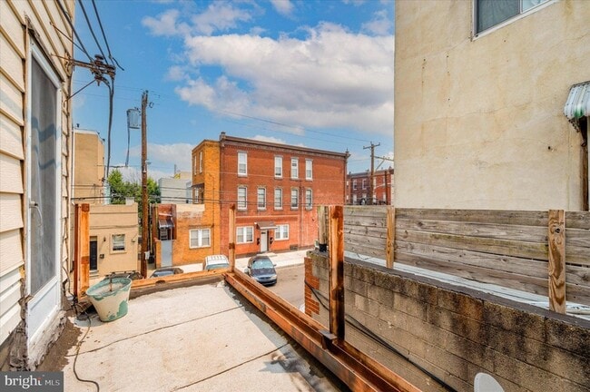 Building Photo - 2201 S Hicks St