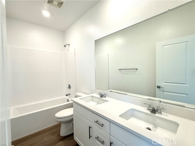 Building Photo - 4553 S Patterson Paseo