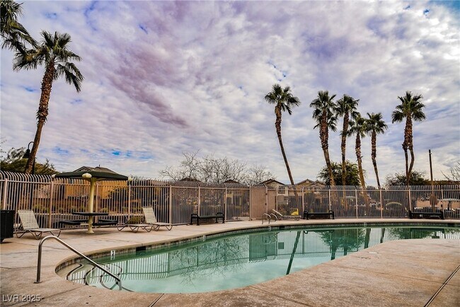 Building Photo - 4847 Double Down Dr