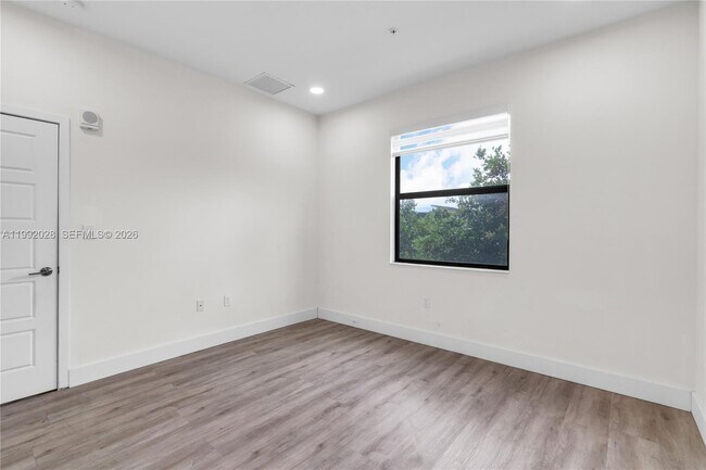 Building Photo - 8005 NW 104th Ave