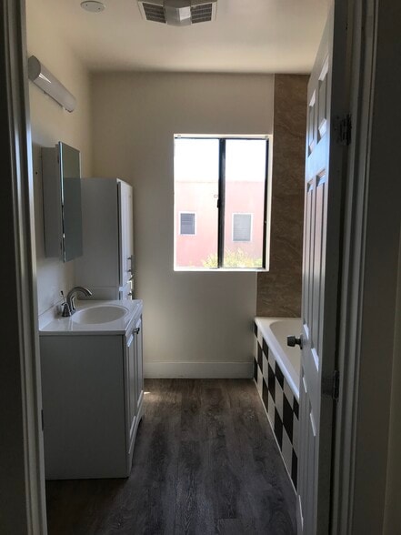 bathroom - 1863 N New Hampshire Ave