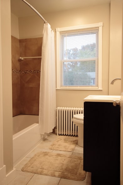 Building Photo - 2807 Harview Ave