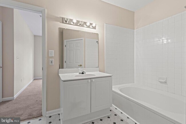 Building Photo - 4551 Strutfield Ln