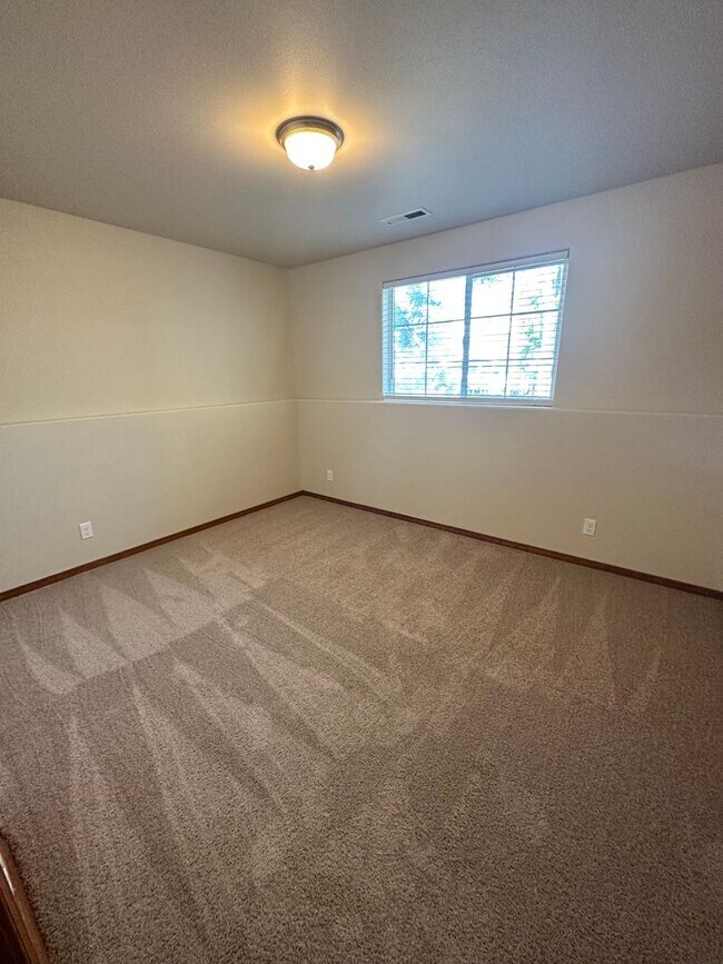 Building Photo - 4 bdrm/2 bath house in CDA