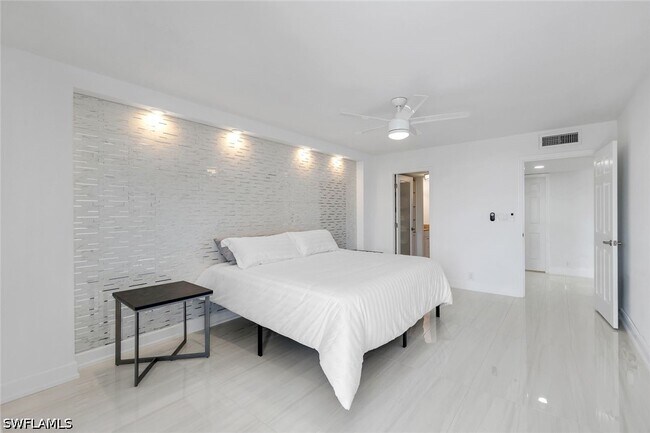 Building Photo - 5 Bluebill Ave