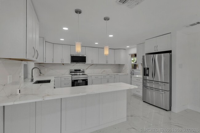 Building Photo - 21452 Woodchuck Ln