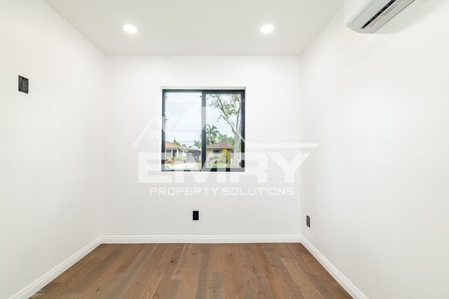 Building Photo - 9135 Arrington Ave