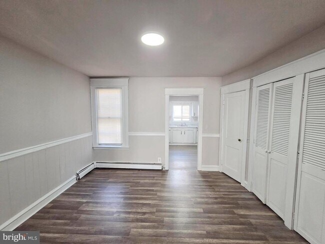 Building Photo - 4020 Howland St