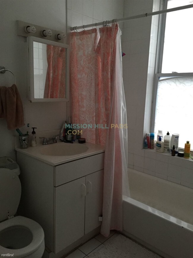 Building Photo - 8 Worthington St