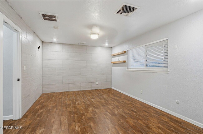 Building Photo - 1732 Russ Randall St