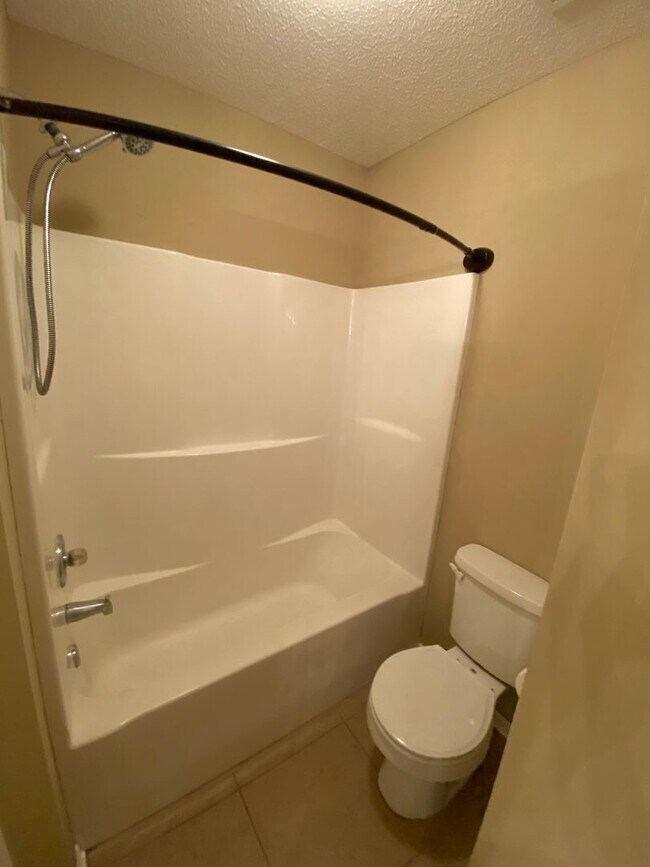 Building Photo - SPRING LAKE ADORABLE HOME with Backyard Fence