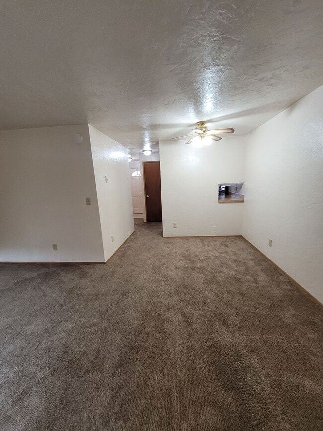 Building Photo - $500 OFF at Move-In -Special - 2BD, 1.5BA ...