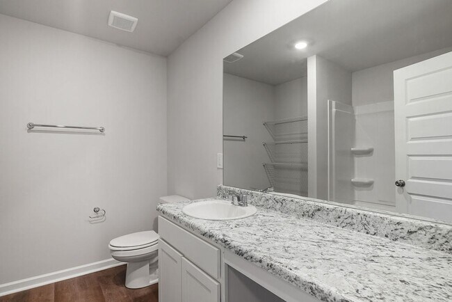 Building Photo - 813 Ashford Dr