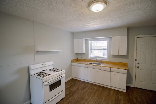 Building Photo - 2906 43rd St
