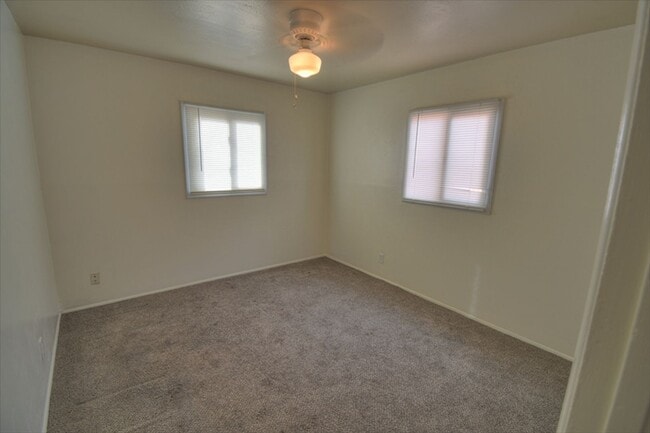 Building Photo - NE Heights 3 Bedroom Home Available----- NOW