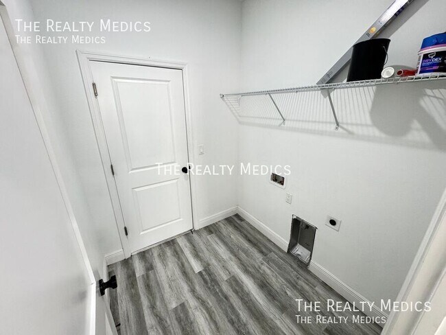 Building Photo - 310 Dogfish Way
