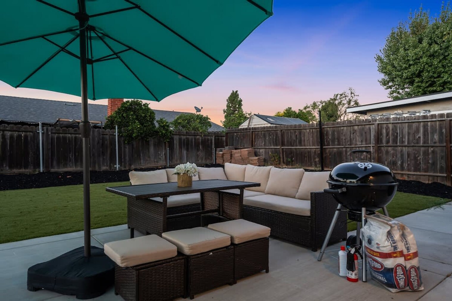 Building Photo - 1676 Raynell Way