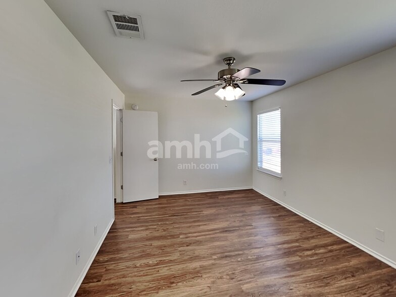 Building Photo - 2909 Tyler Ln