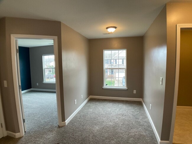 Building Photo - 300 Large Oak Ln