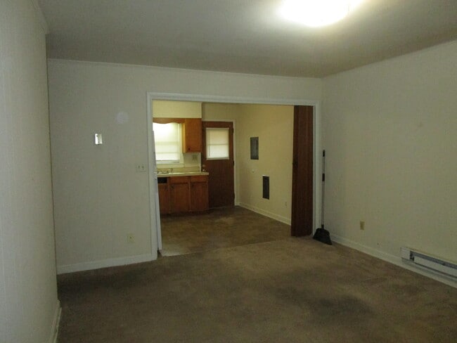 Building Photo - 211 W Hampton Ave